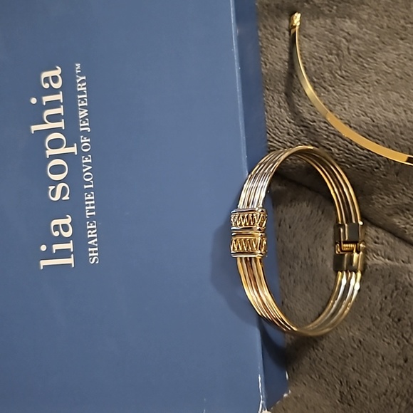 Bracelet and necklace set - Picture 3 of 3